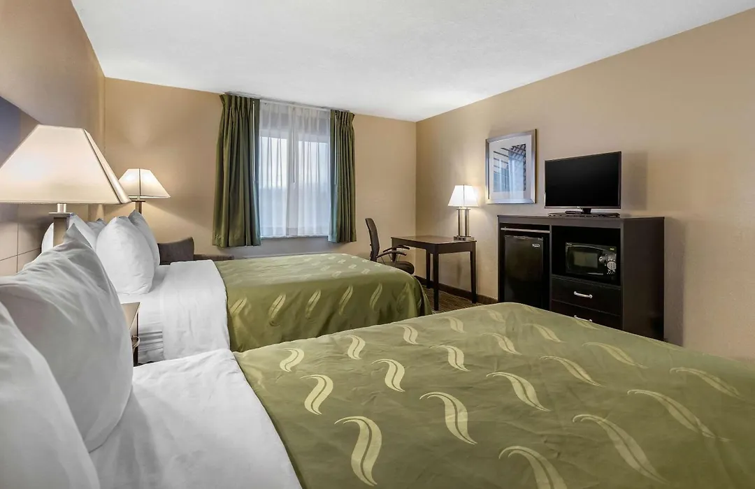 Quality Inn & Suites Des Moines - Merle Hay Road-1