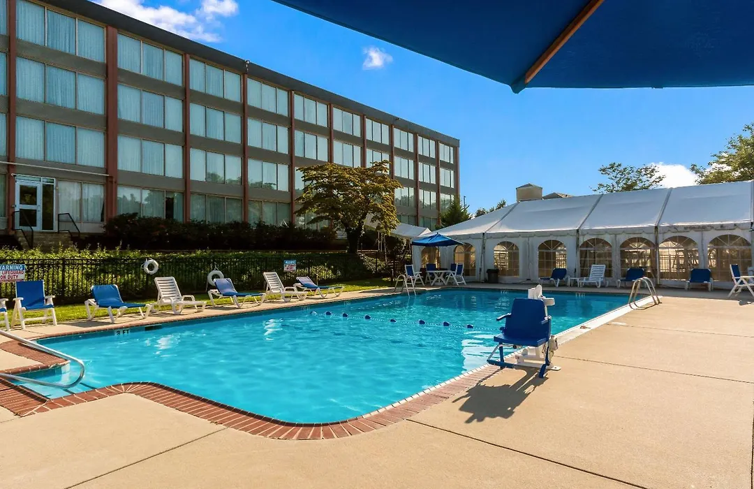 Exton Hotel And Conference Center-1