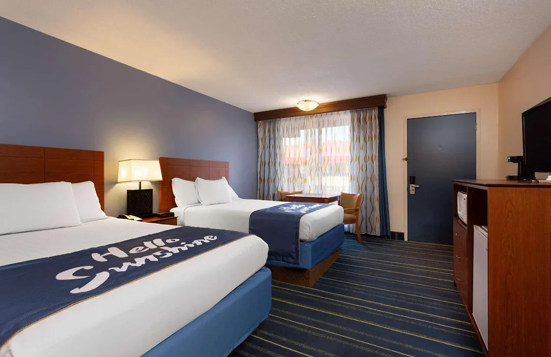 Days Inn By Wyndham Breezewood-1
