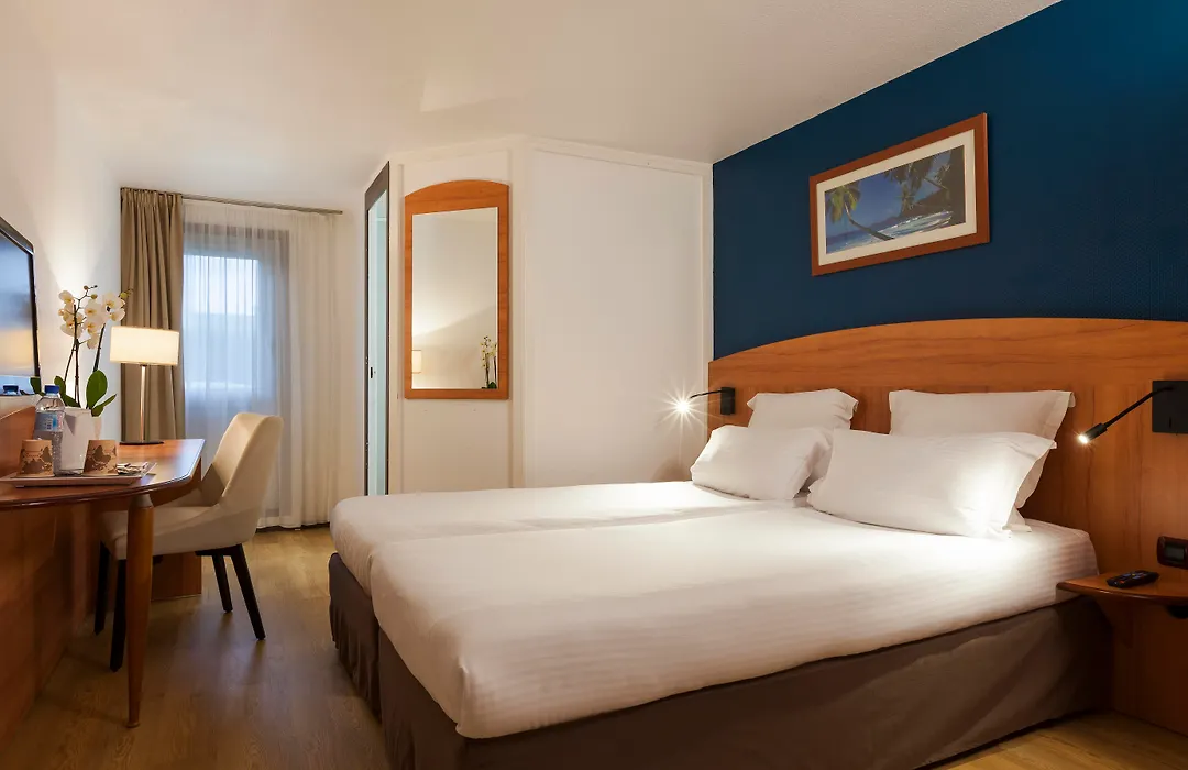 Comfort Hotel Evreux-1