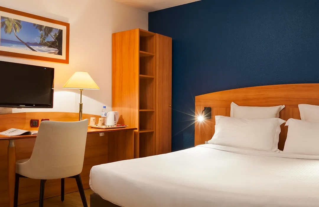 Comfort Hotel Evreux-1