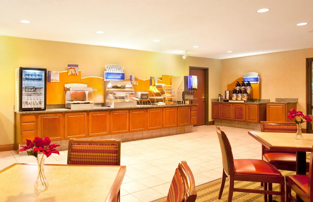 Best Western Plus Bourbonnais Hotel & Suites-1