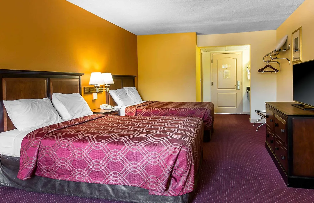 Econo Lodge At Six Flags-1