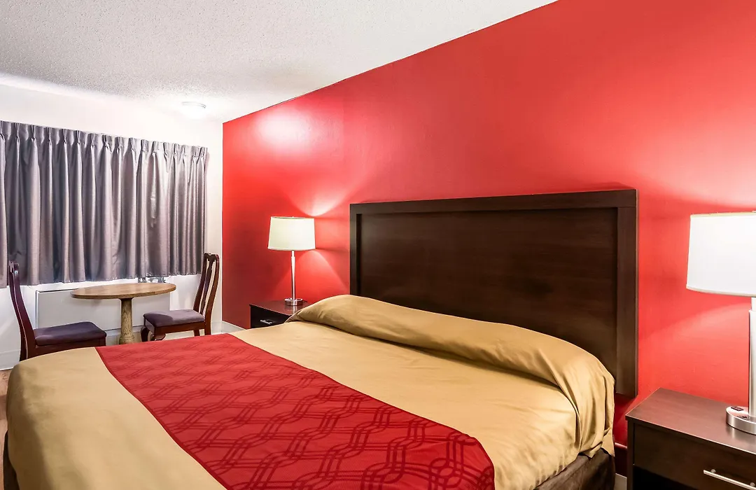 Econo Lodge East Staunton-1