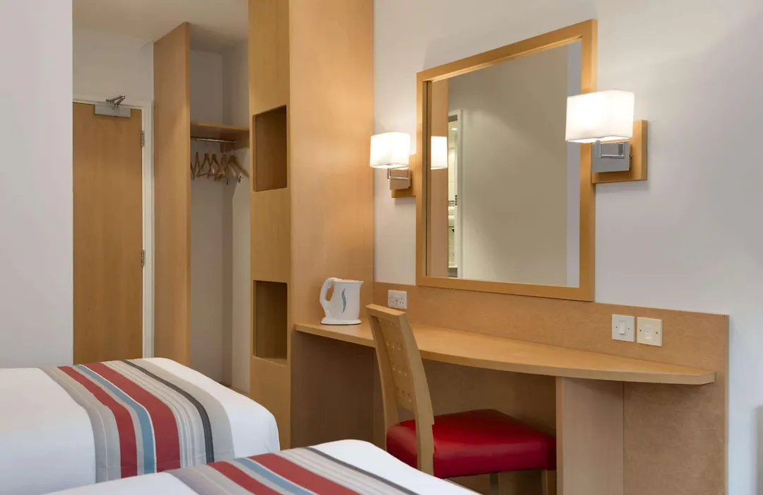 Ramada Wakefield-1