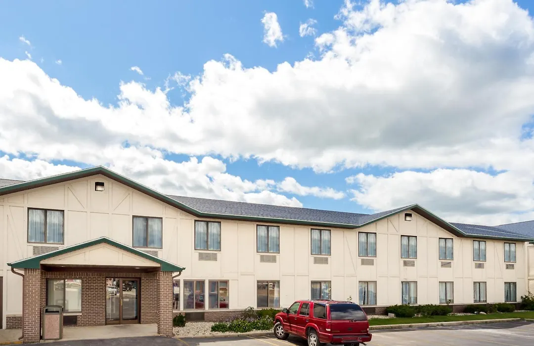 Delavan Inn And Suites-1