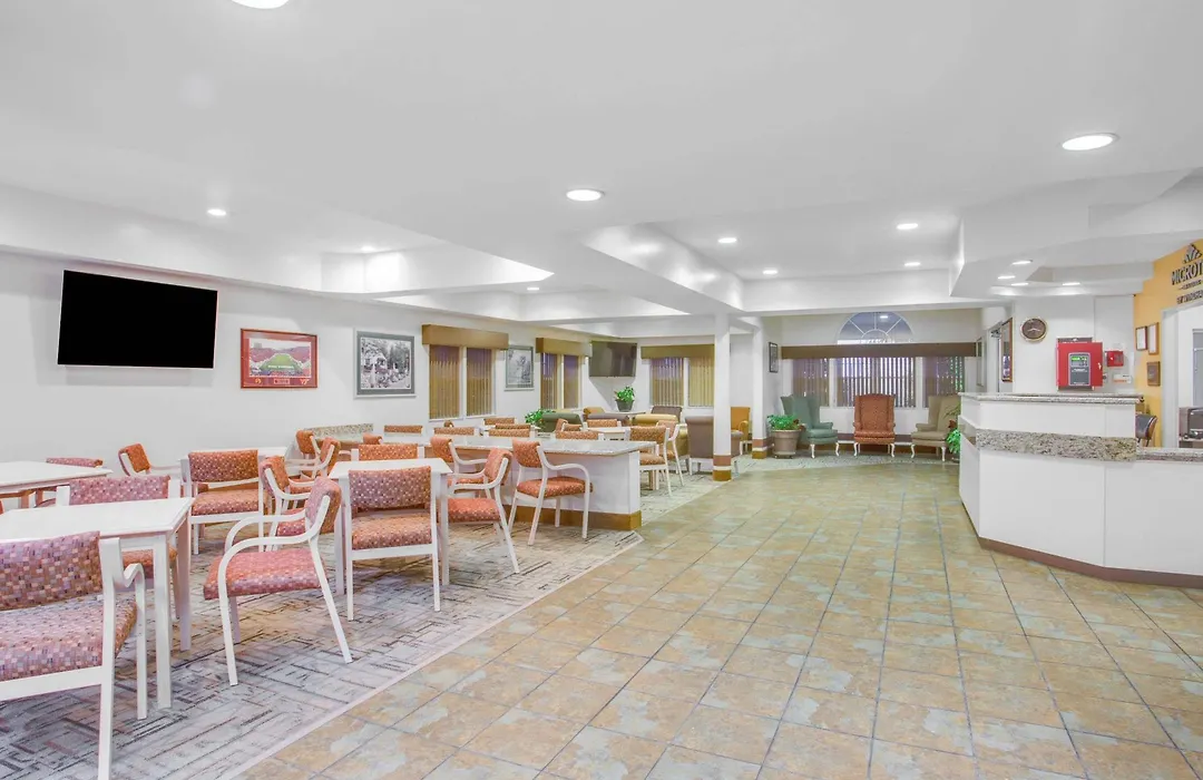 Super 8 By Wyndham Christiansburg/Blacksburg Area-1