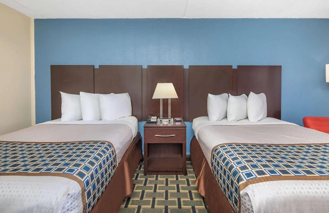 Travelodge By Wyndham Savannah Area/Richmond Hill-1