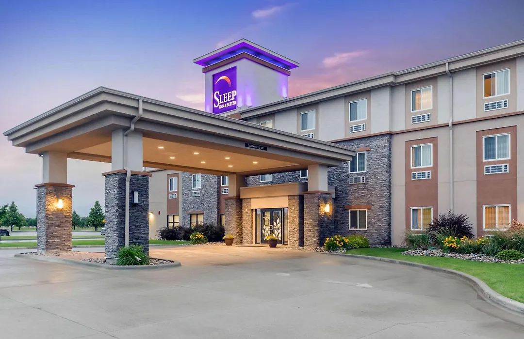 Sleep Inn & Suites Grand Forks Near Alerus Center-1