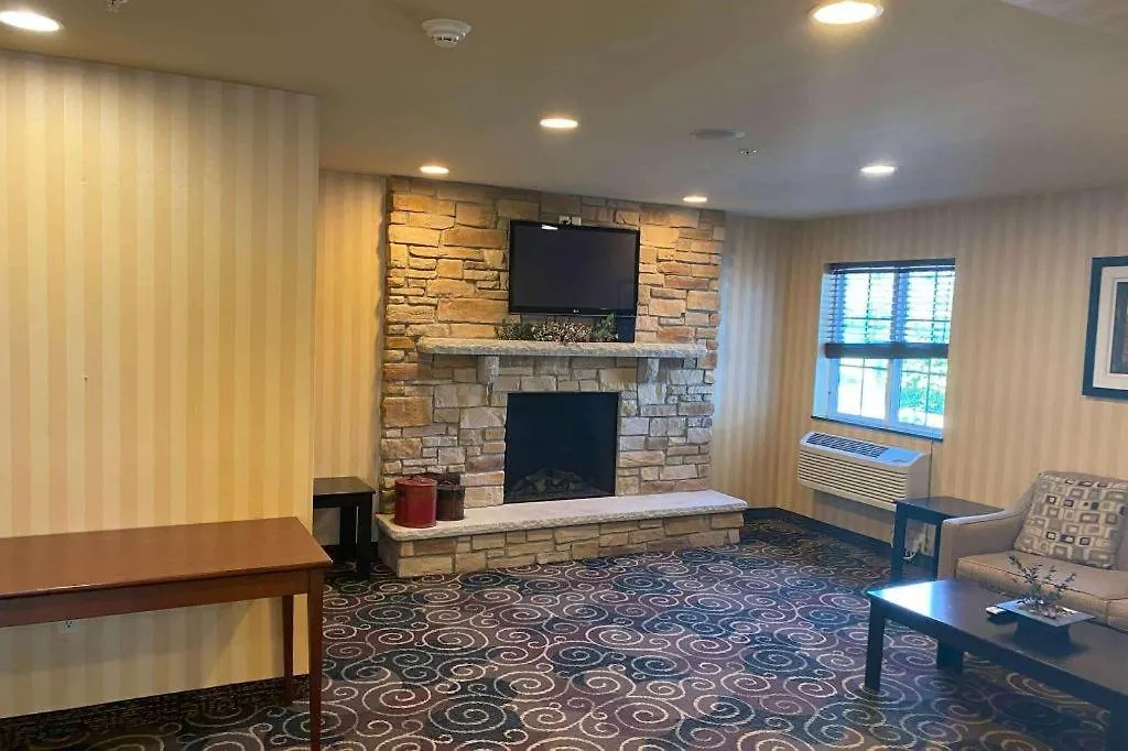 Americinn By Wyndham Oshkosh-1
