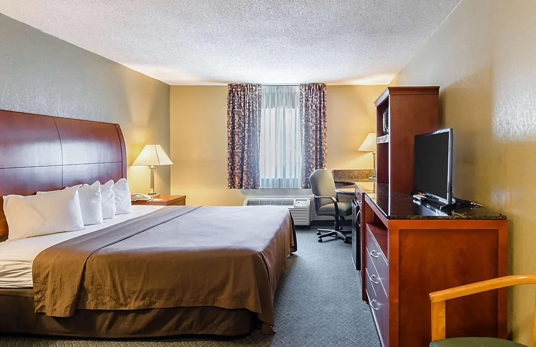 Quality Inn Chicopee-Springfield-1