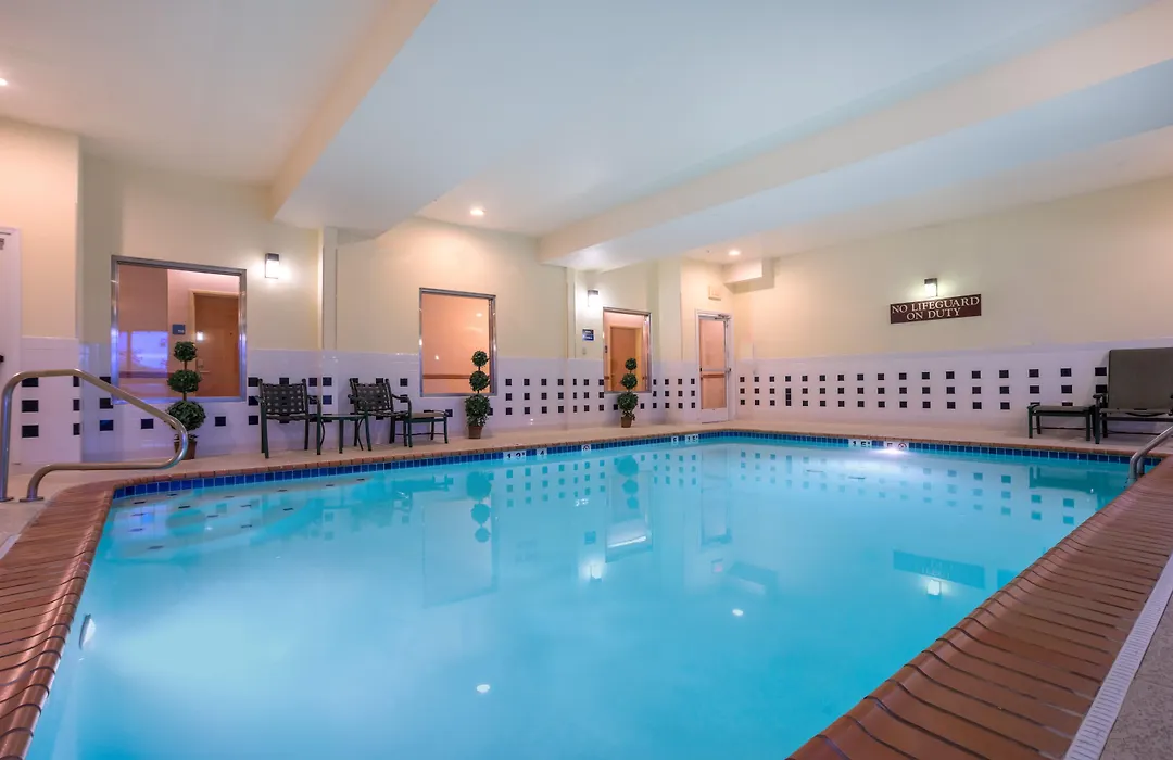 Holiday Inn Express Hotel & Suites Woodbridge By Ihg-1