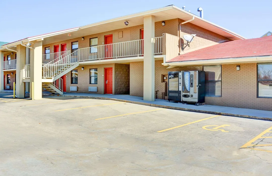 Quality Inn & Suites Hot Springs-Lake Hamilton-1