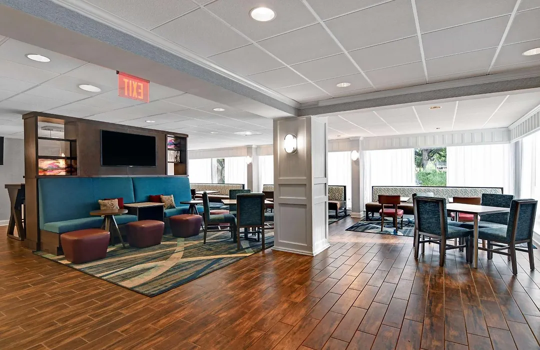 Hampton Inn Patriots Point-1