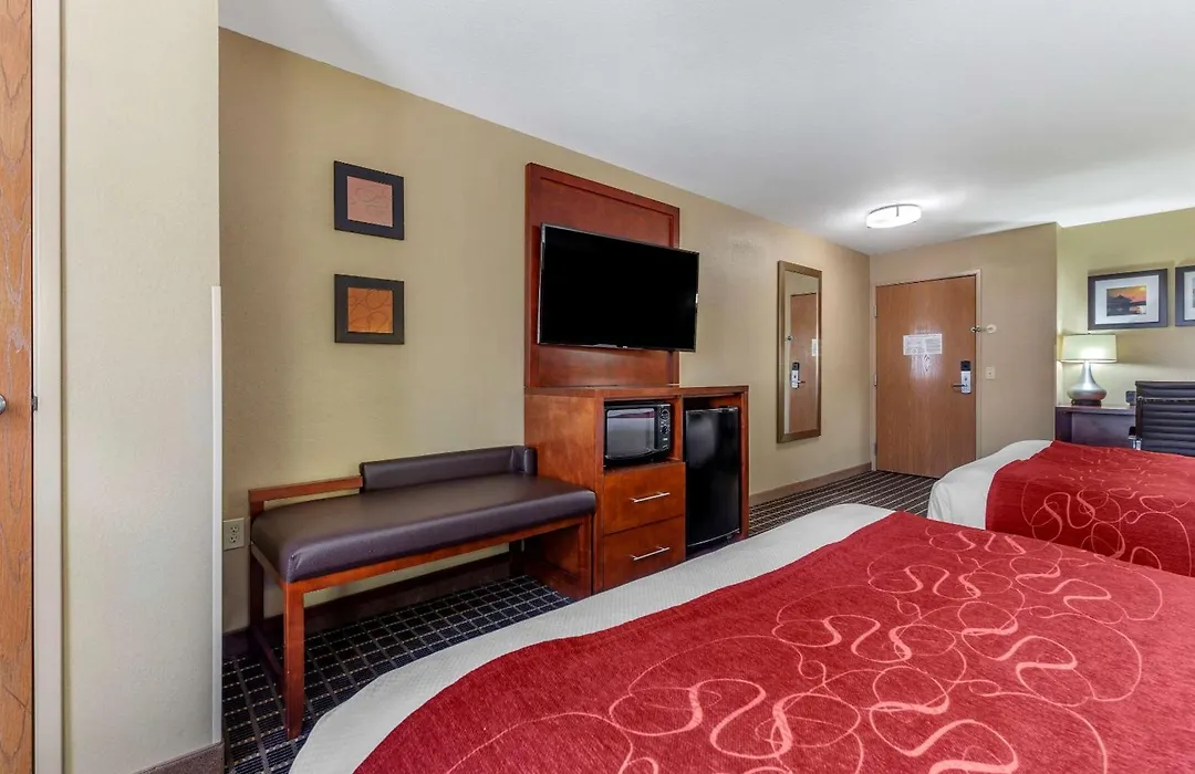 Comfort Suites Delavan - Lake Geneva Area-1