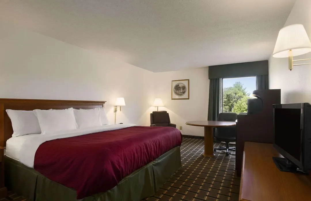 Baymont By Wyndham Crossville-1