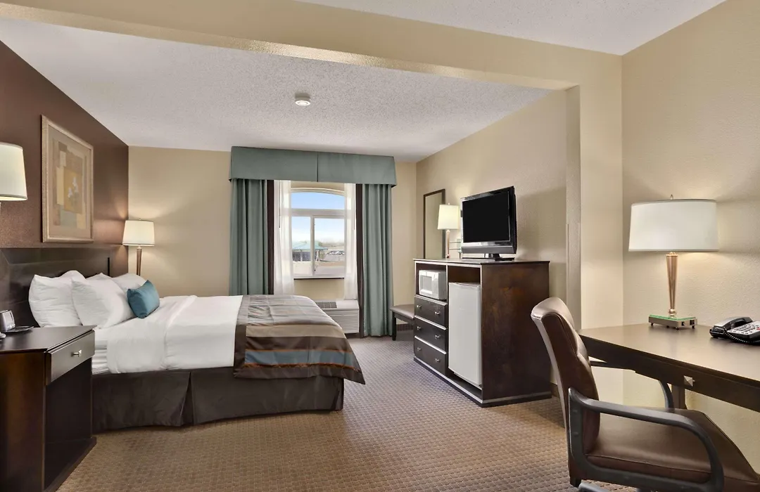 Wingate By Wyndham Pueblo-1