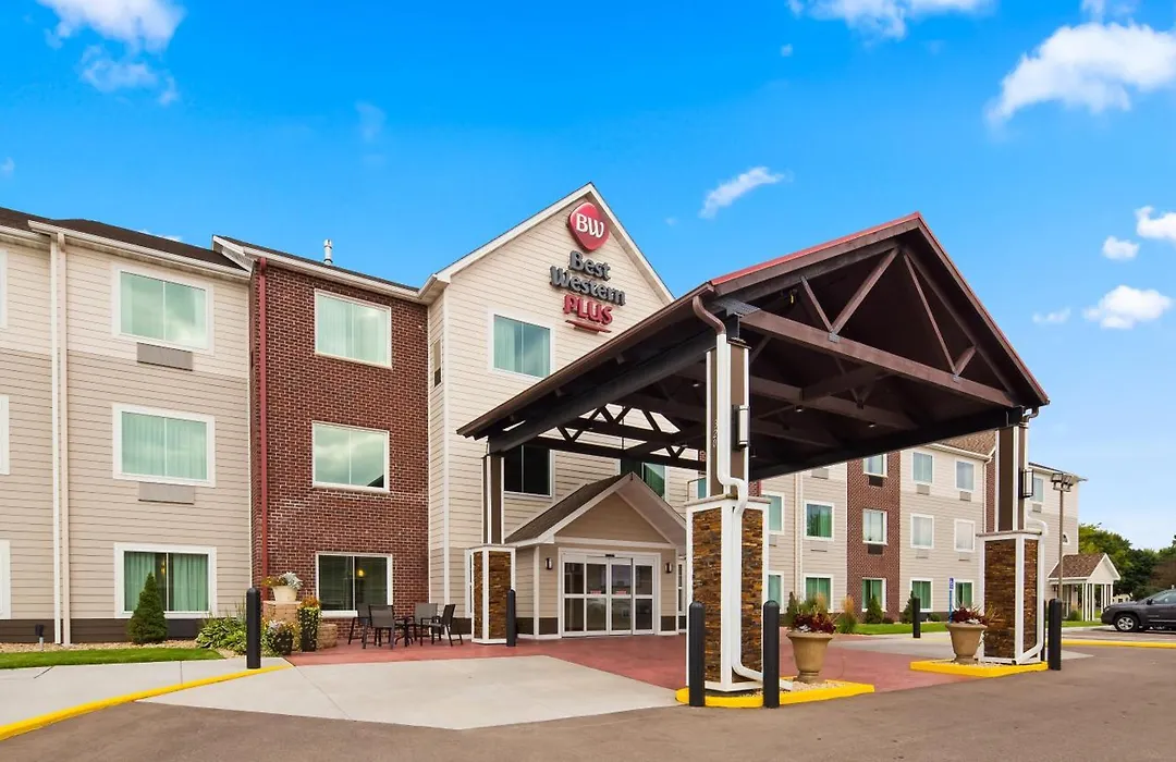 Best Western Plus Menomonie Inn & Suites-1