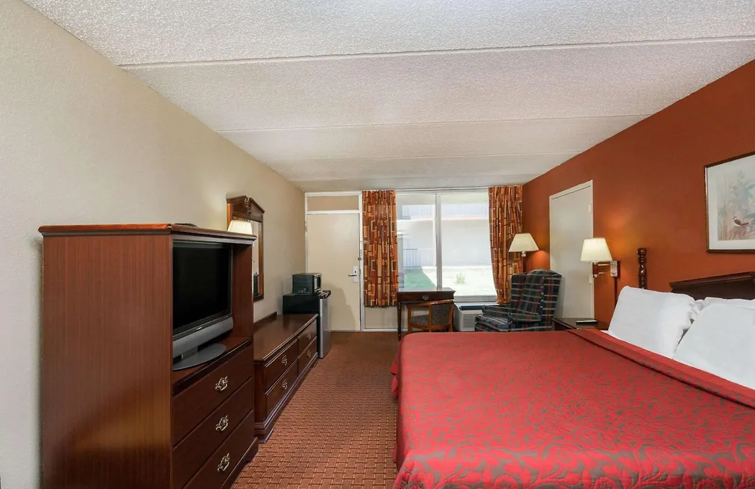 Days Inn By Wyndham Hurricane Mills-1