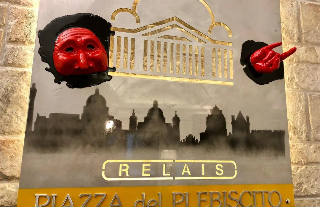 Relais Piazza Del Plebiscito B&B-1