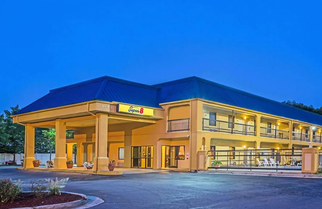 Super 8 By Wyndham Norcross/I-85 Atlanta-1