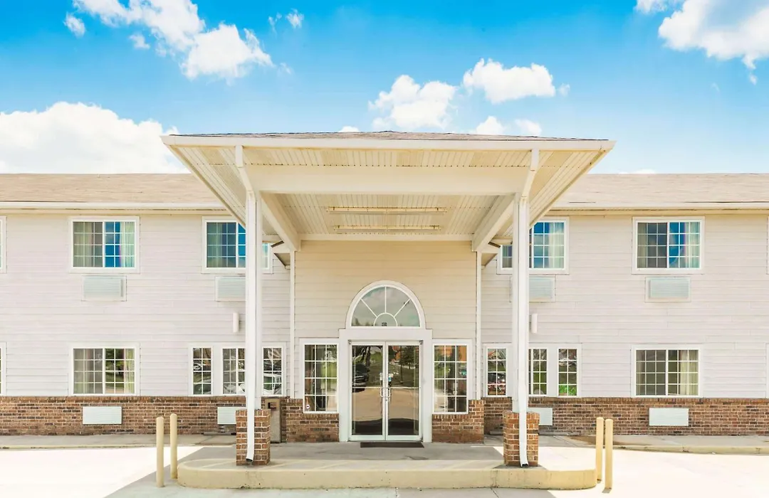 Super 8 By Wyndham Platte City Kansas City Area-1