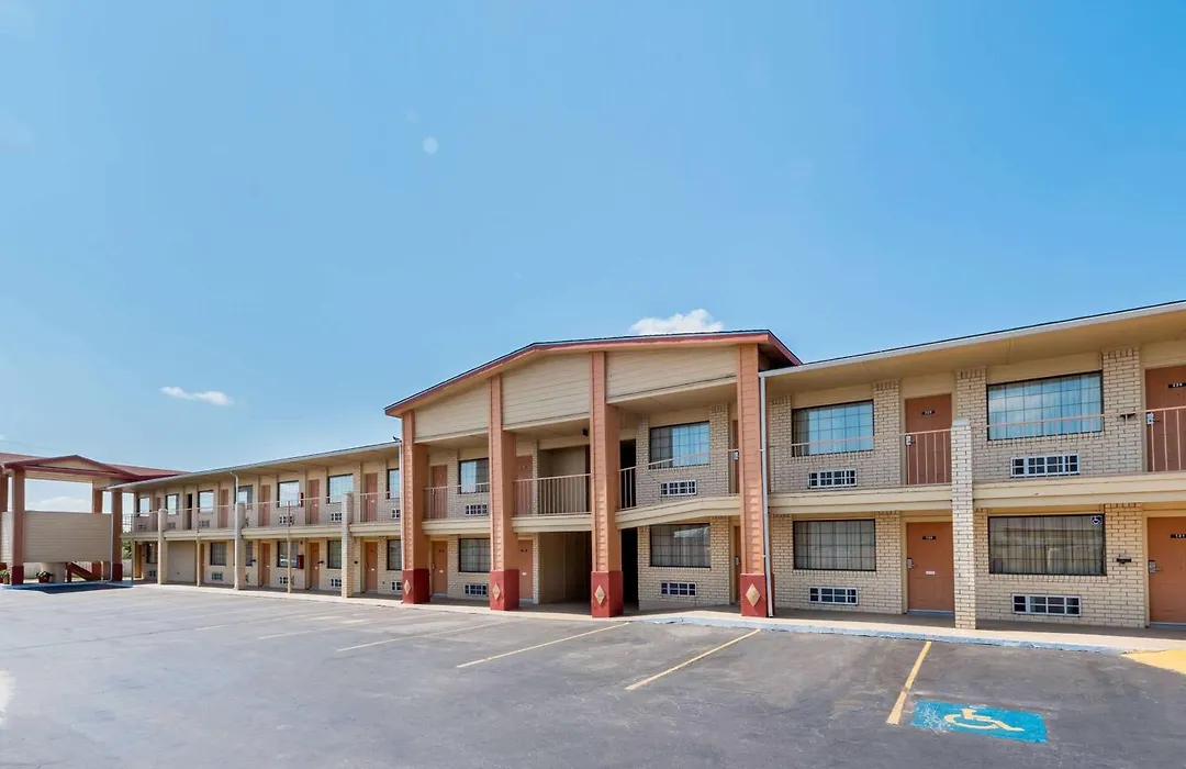 Super 8 By Wyndham Waco/Mall Area Tx-1