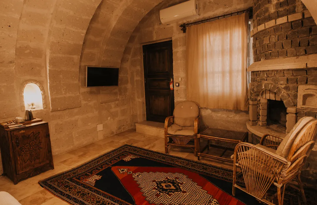 Holiday Cave Hotel-1