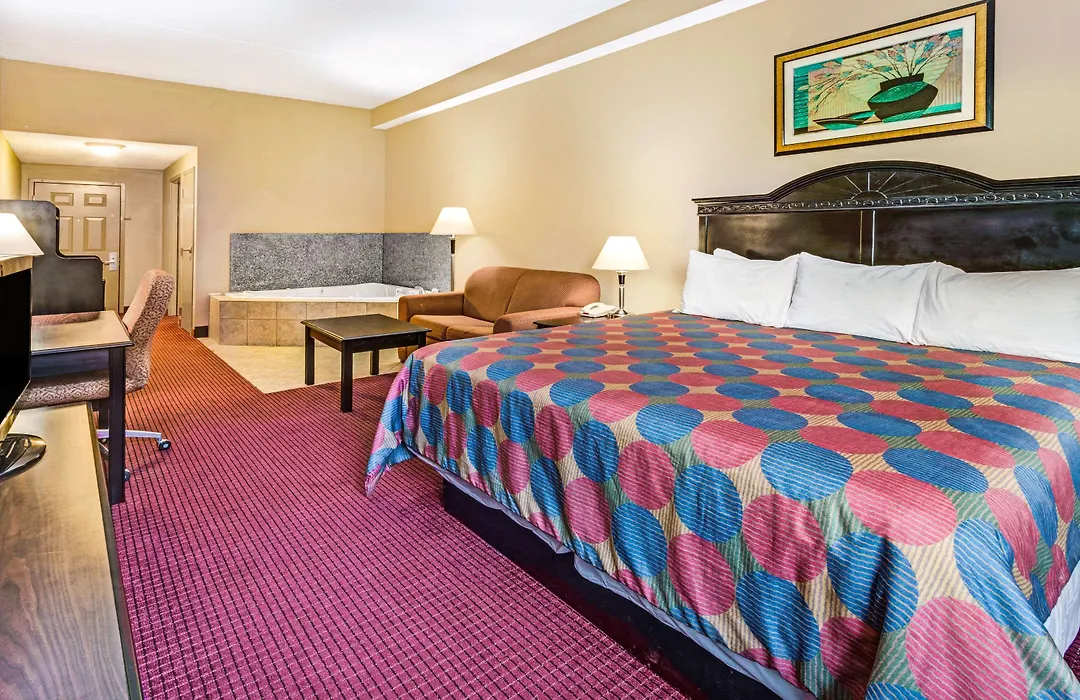 Days Inn & Suites By Wyndham Jeffersonville In-1