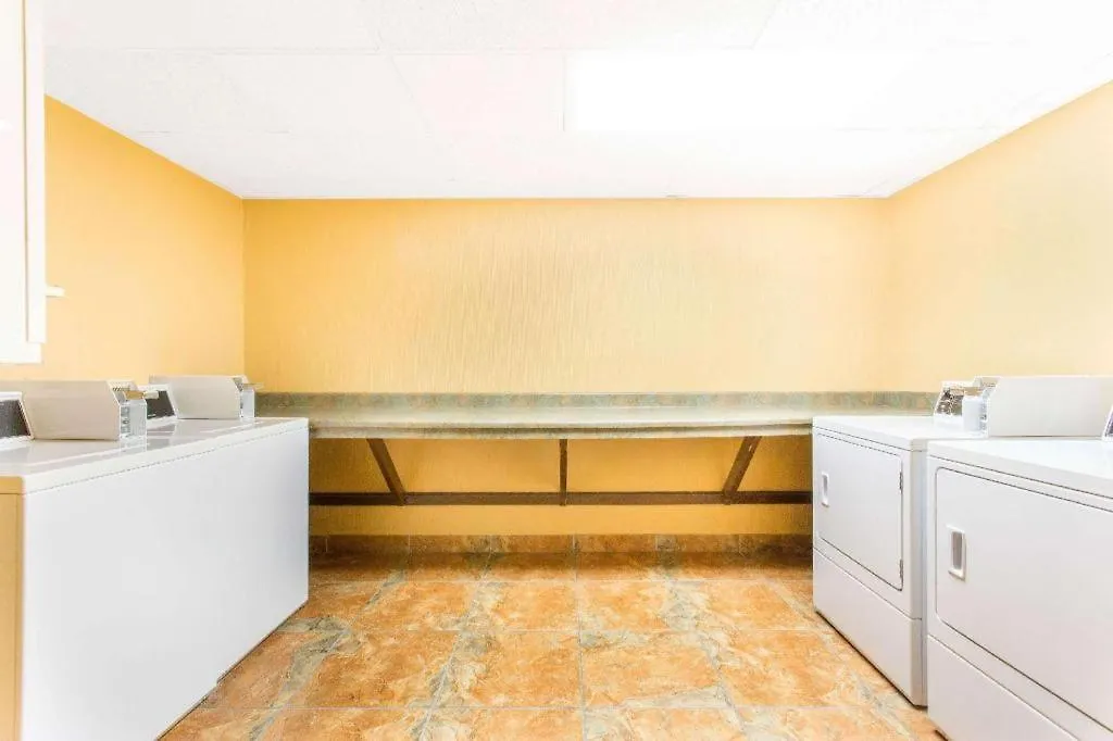 Days Inn By Wyndham Silverthorne-1