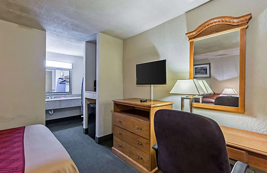 Econo Lodge Baytown-1