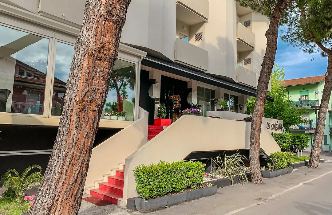 Hotel Le Cinema-1