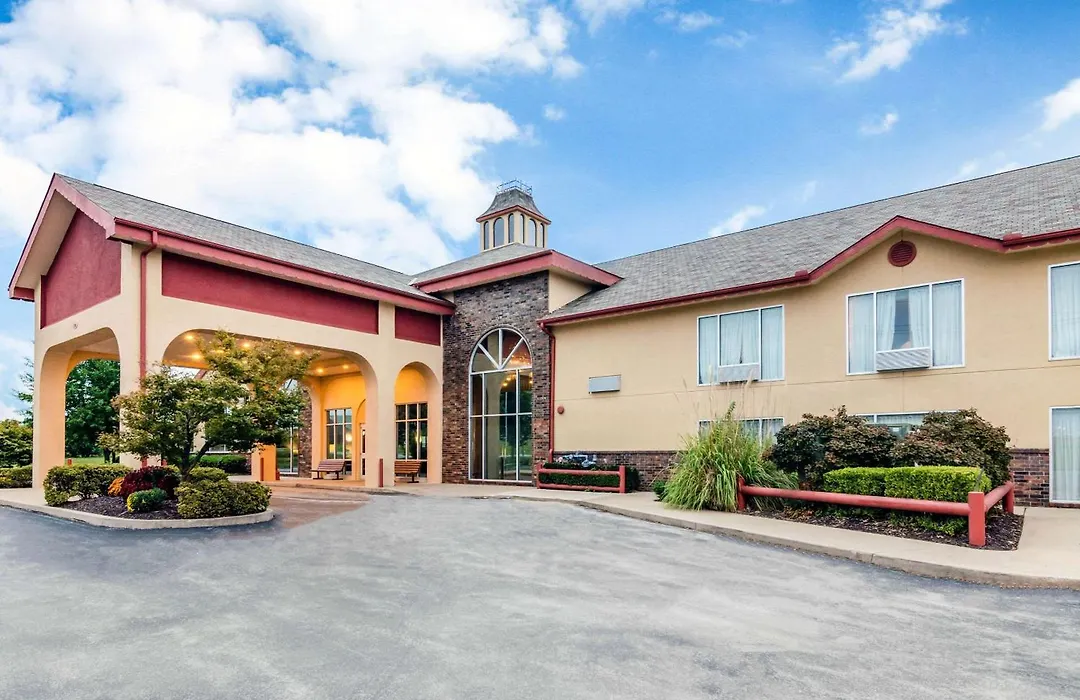 Quality Inn & Suites Carthage Near Precious Moments Chapel-1