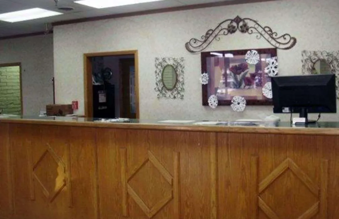 Econo Lodge Elk City-1