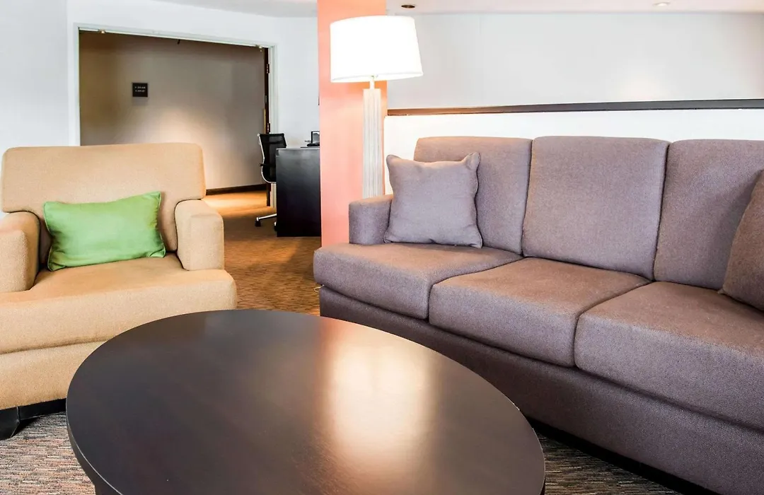 Quality Inn Bridgeport-Clarksburg-1