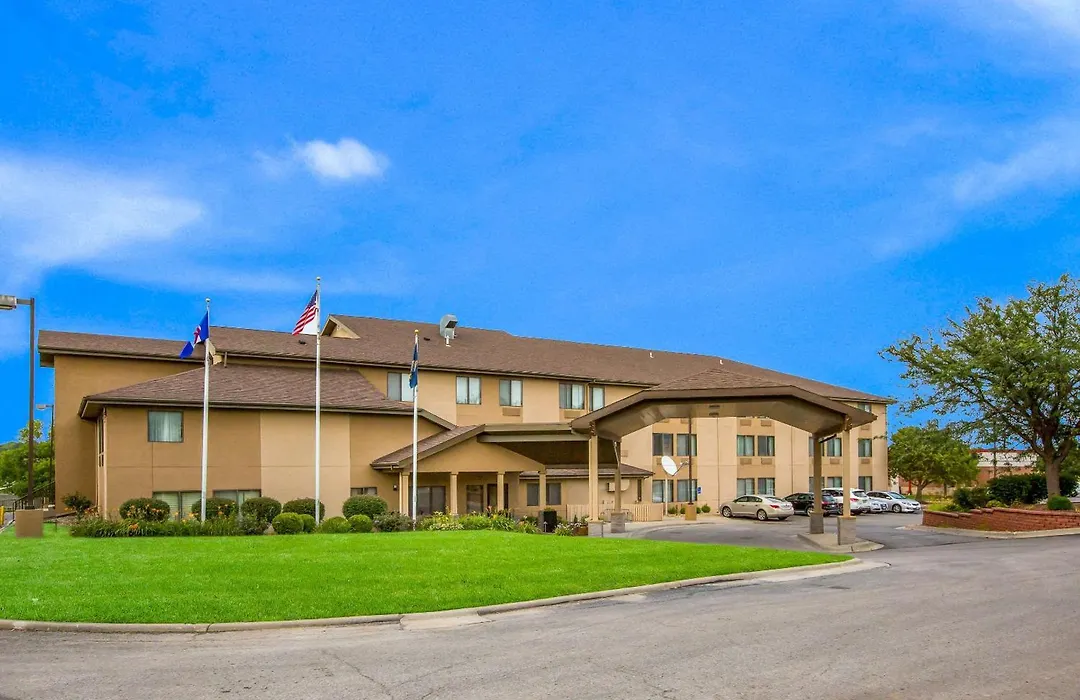 Quality Inn & Suites Lawrence - University Area-1