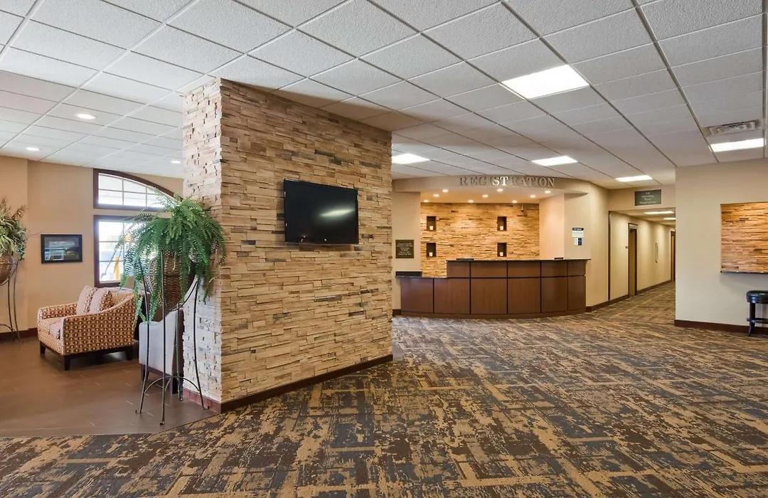 Crossroads Hotel & Event Center-1