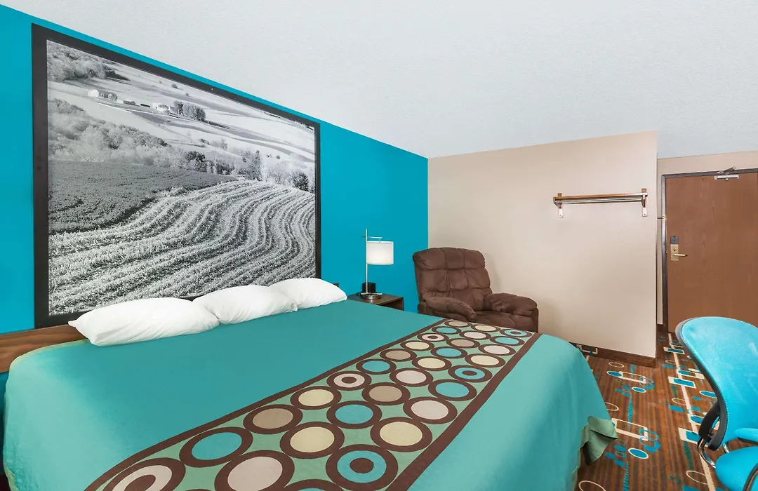 Super 8 By Wyndham Spencer-1