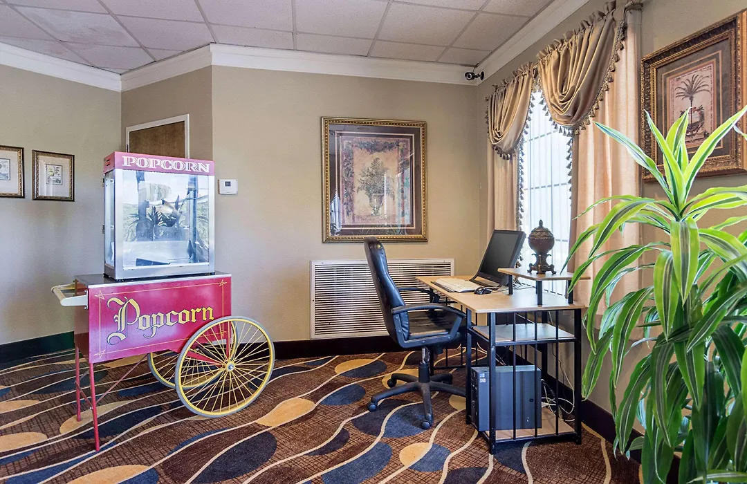 Econo Lodge-1