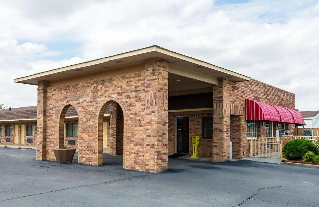 Econo Lodge & Suites Brinkley-1