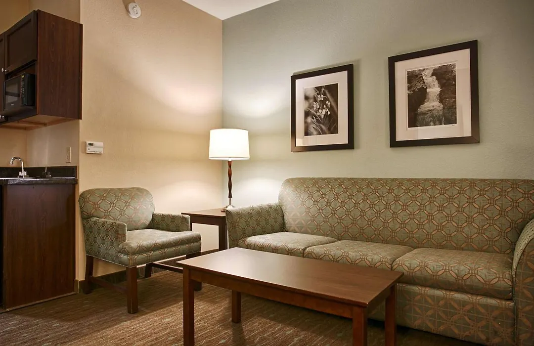 Best Western Plus Texarkana Inn And Suites-1