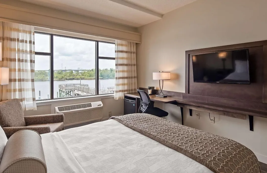 Best Western Plus Coastline Inn-1