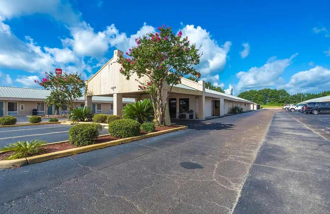Rodeway Inn & Suites Brookhaven-1