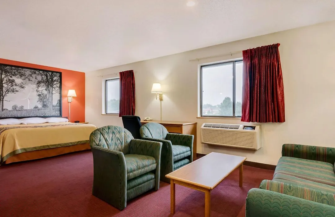 Hillside Inn & Suite-1