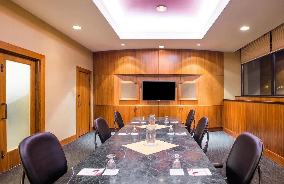 Holiday Inn & Suites Pittsfield-Berkshires By Ihg-1
