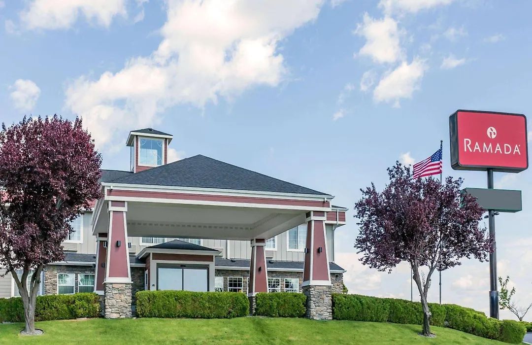 Ramada By Wyndham Moses Lake-1