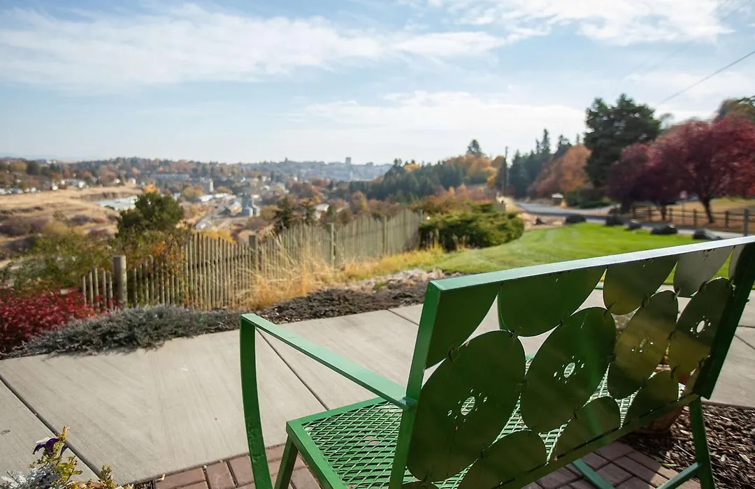 Coast Hilltop Inn-1