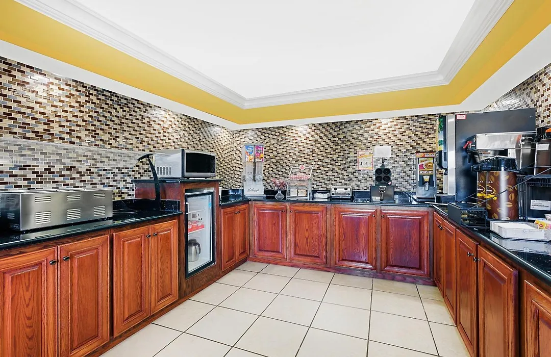 Super 8 By Wyndham Byron/South Macon-1