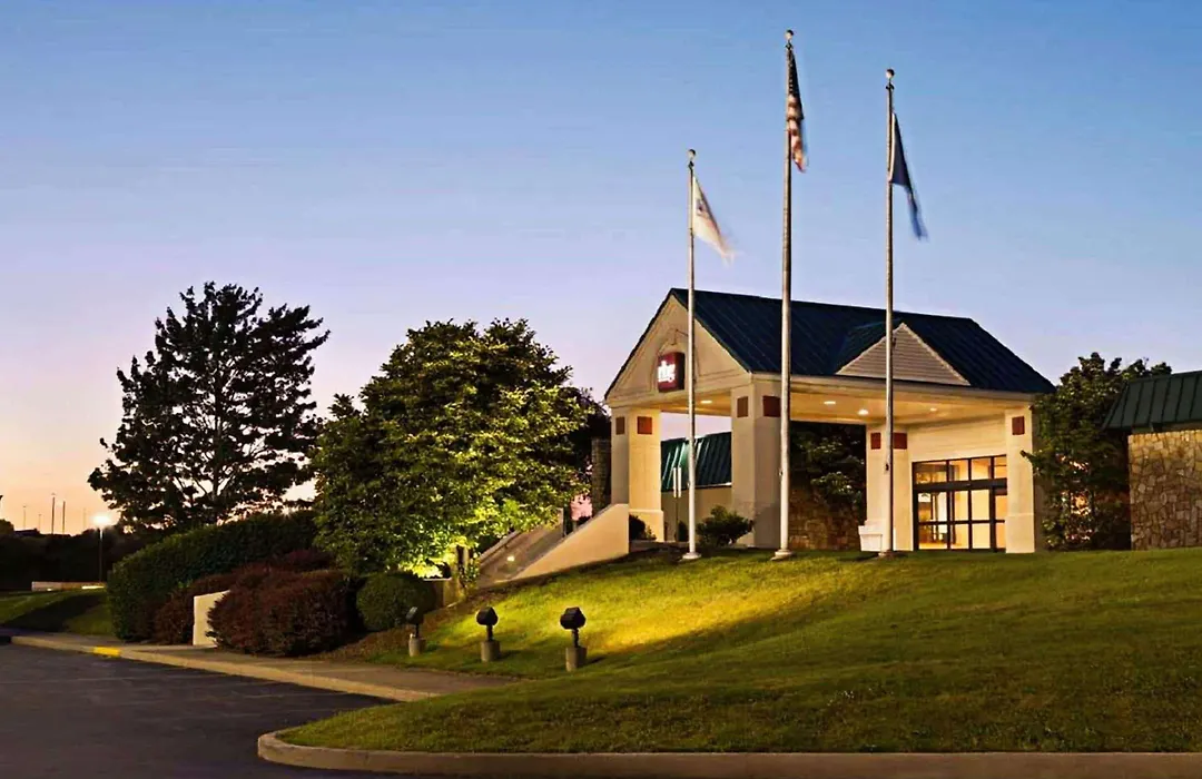 Ramada By Wyndham Clarion-1