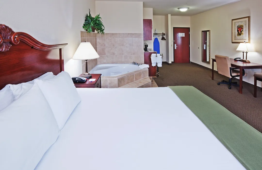 Holiday Inn Express Hotel & Suites Woodward Hwy 270 By Ihg-1